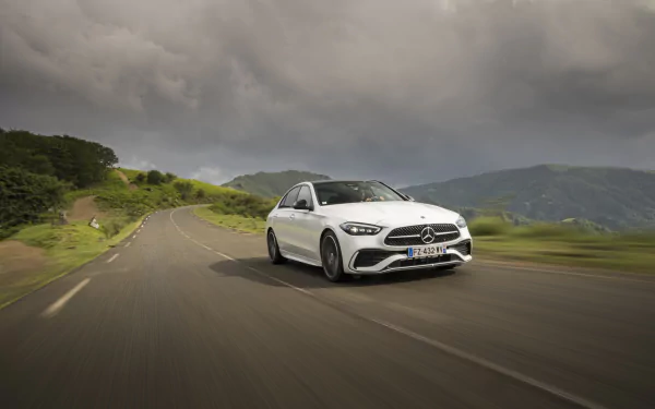  White Mercedes-Benz C 220 d AMG Line Worldwide (W206)