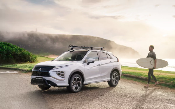  White 2021 Mitsubishi Eclipse Cross PHEV