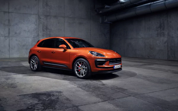  Red Porsche Macan GTS (95B)