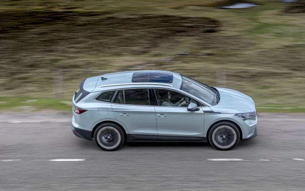 electric car SUV vehicle Skoda Enyaq iV 80 HD Desktop Wallpaper | Background Image