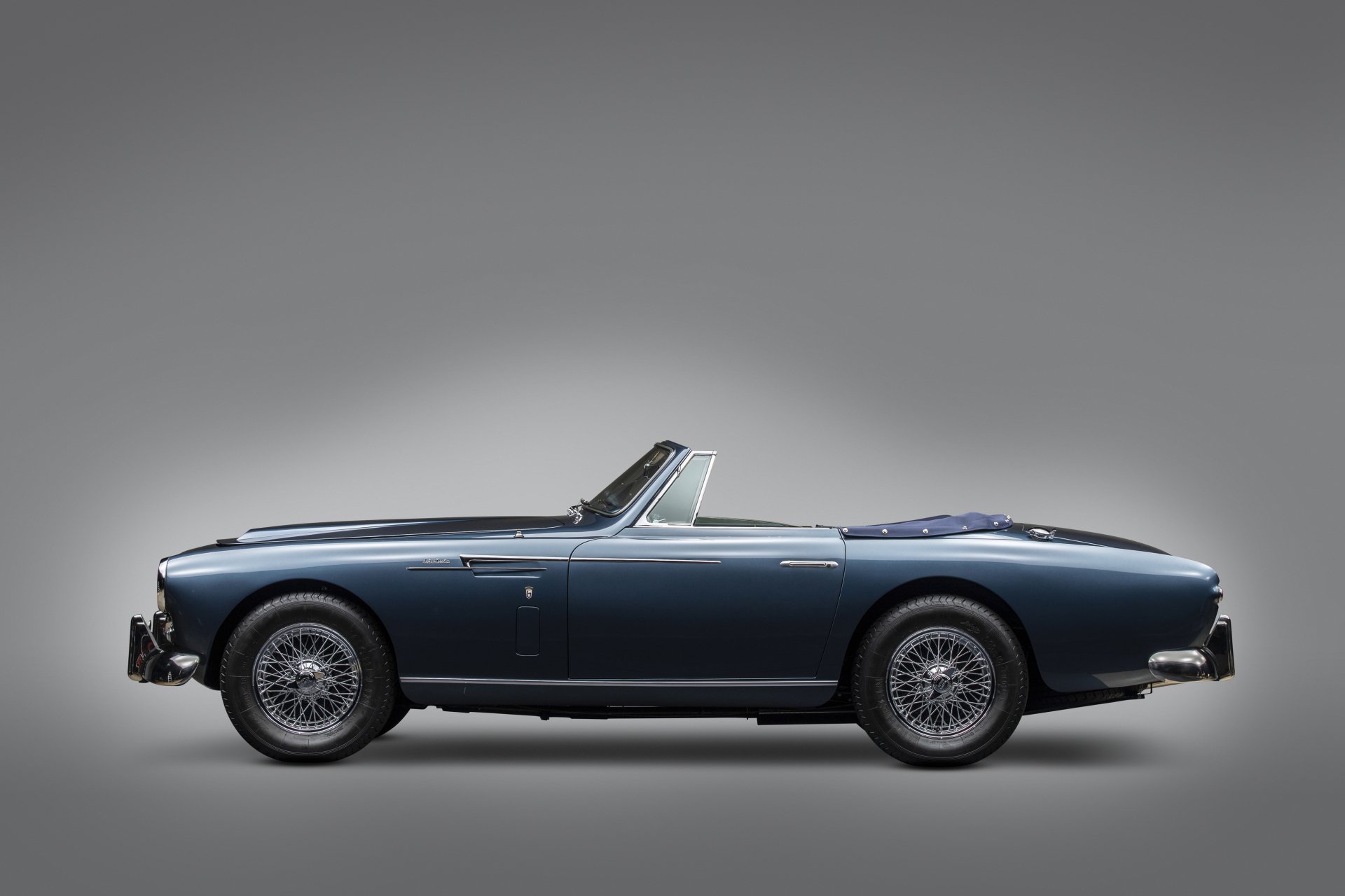 Download Vehicle Aston Martin DB2 4k Ultra HD Wallpaper