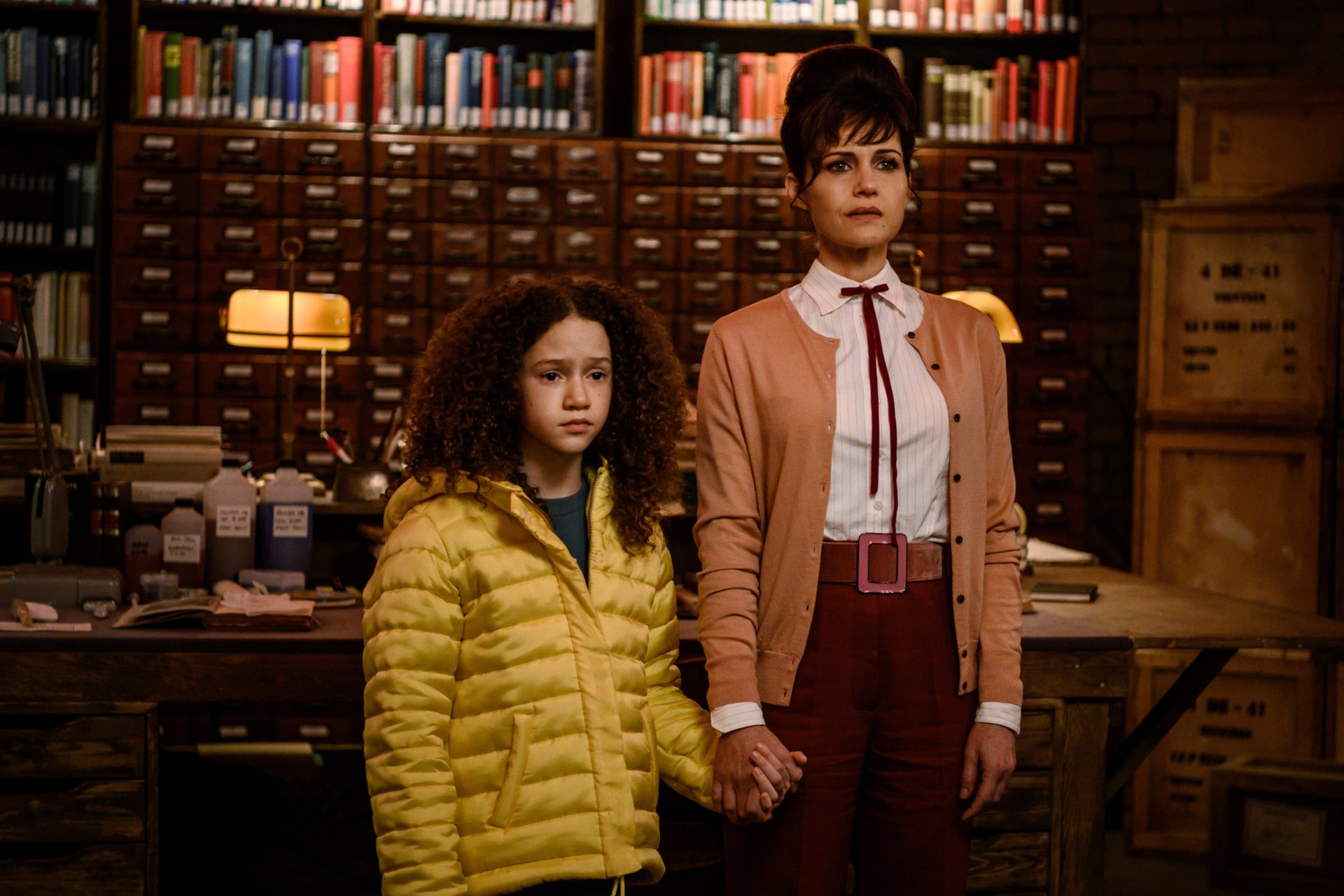 Download Carla Gugino Chloe Coleman Movie Gunpowder Milkshake HD Wallpaper