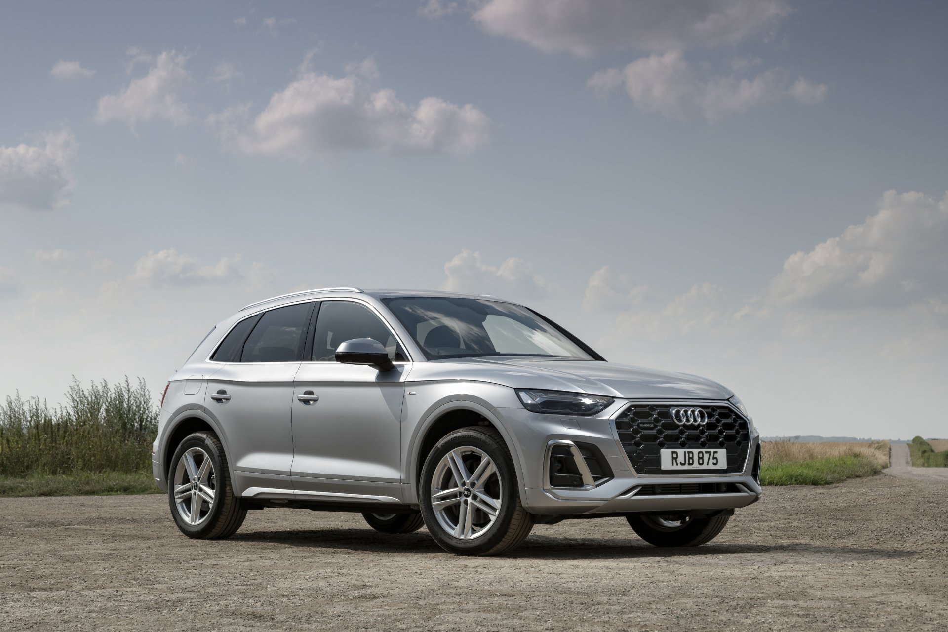 Download SUV Electric Car Vehicle Audi Q5 4k Ultra HD Wallpaper
