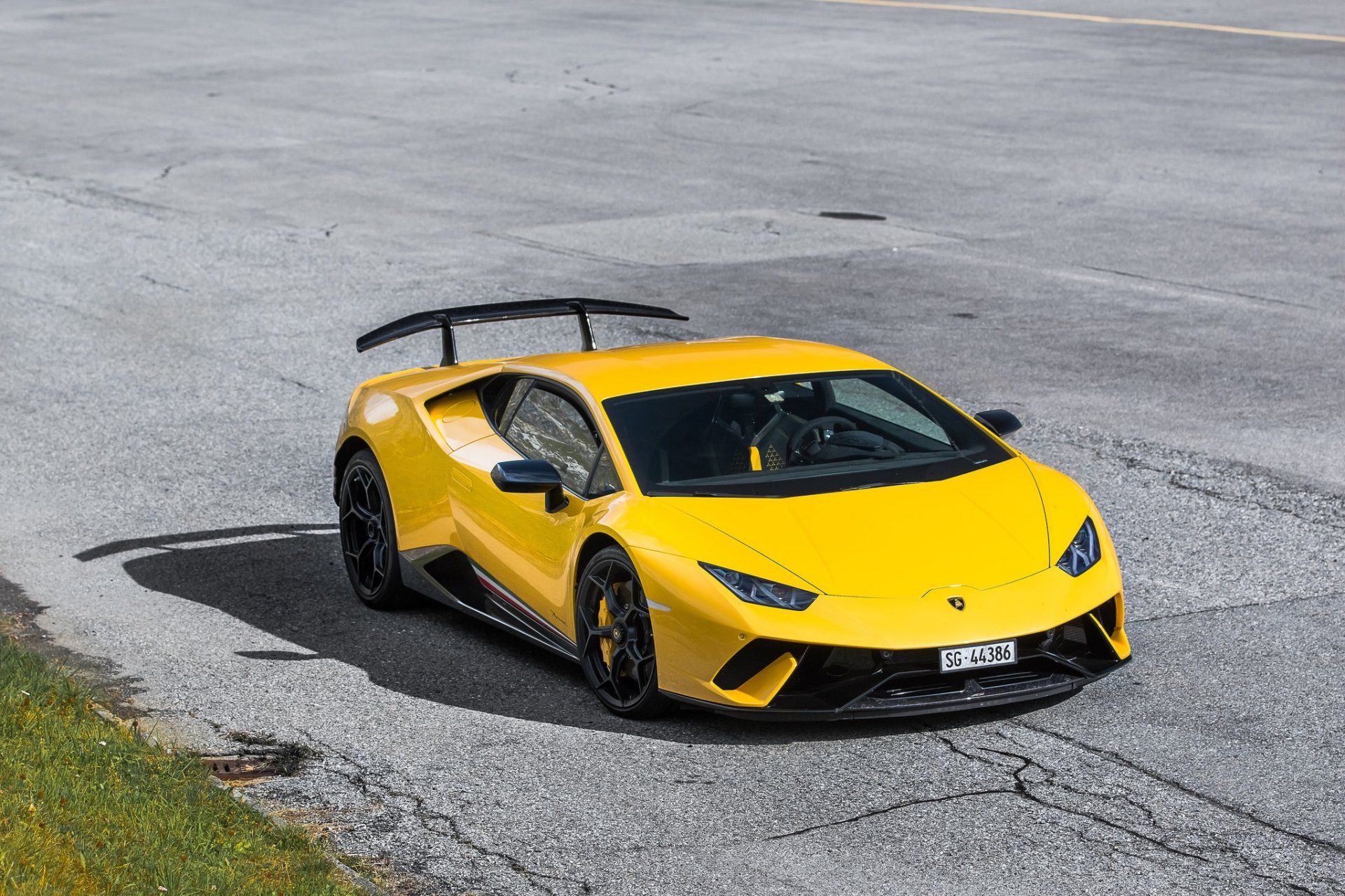 Download Supercar Vehicle Lamborghini Huracan Performante HD Wallpaper