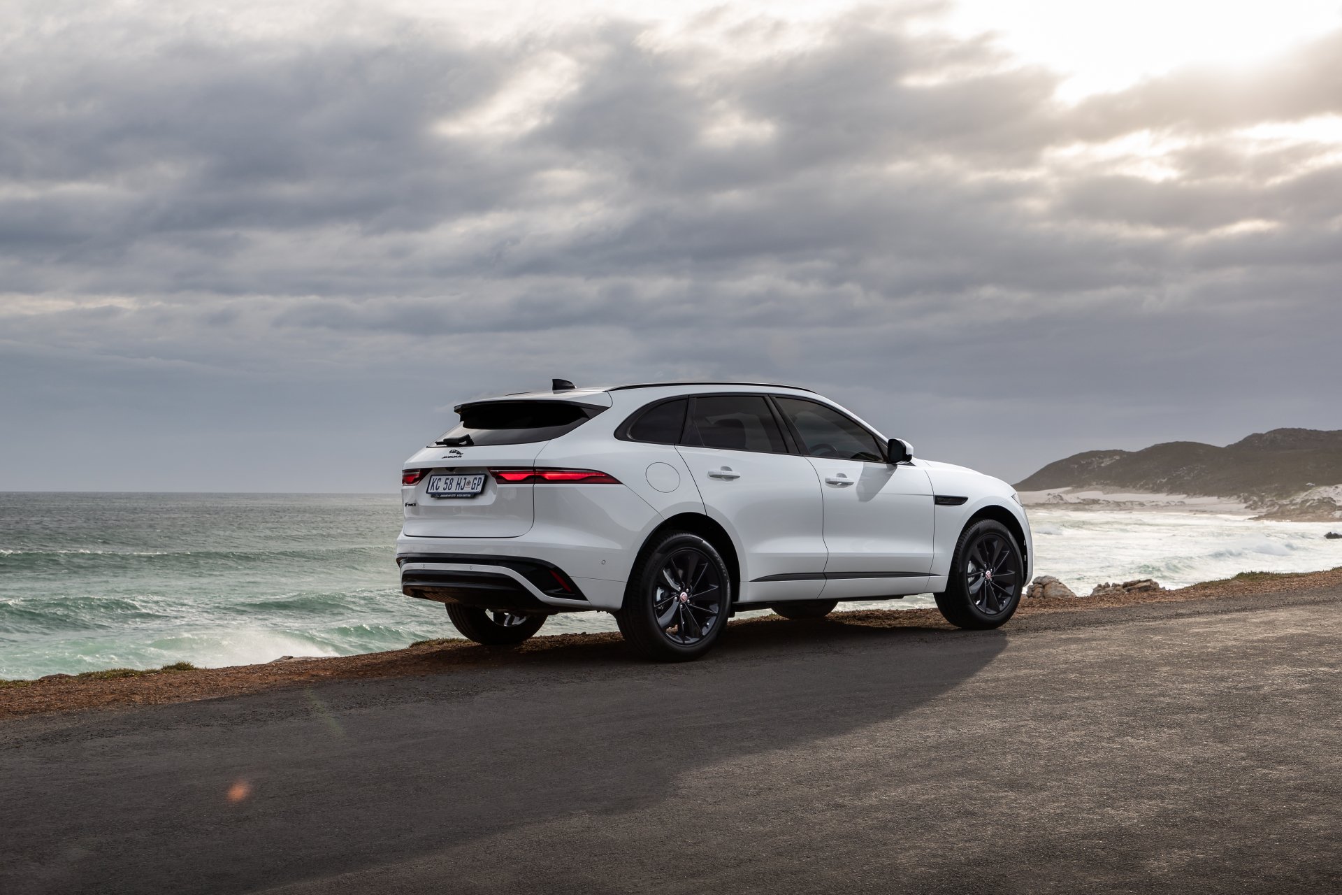 Download SUV Vehicle Jaguar F-PACE 4k Ultra HD Wallpaper