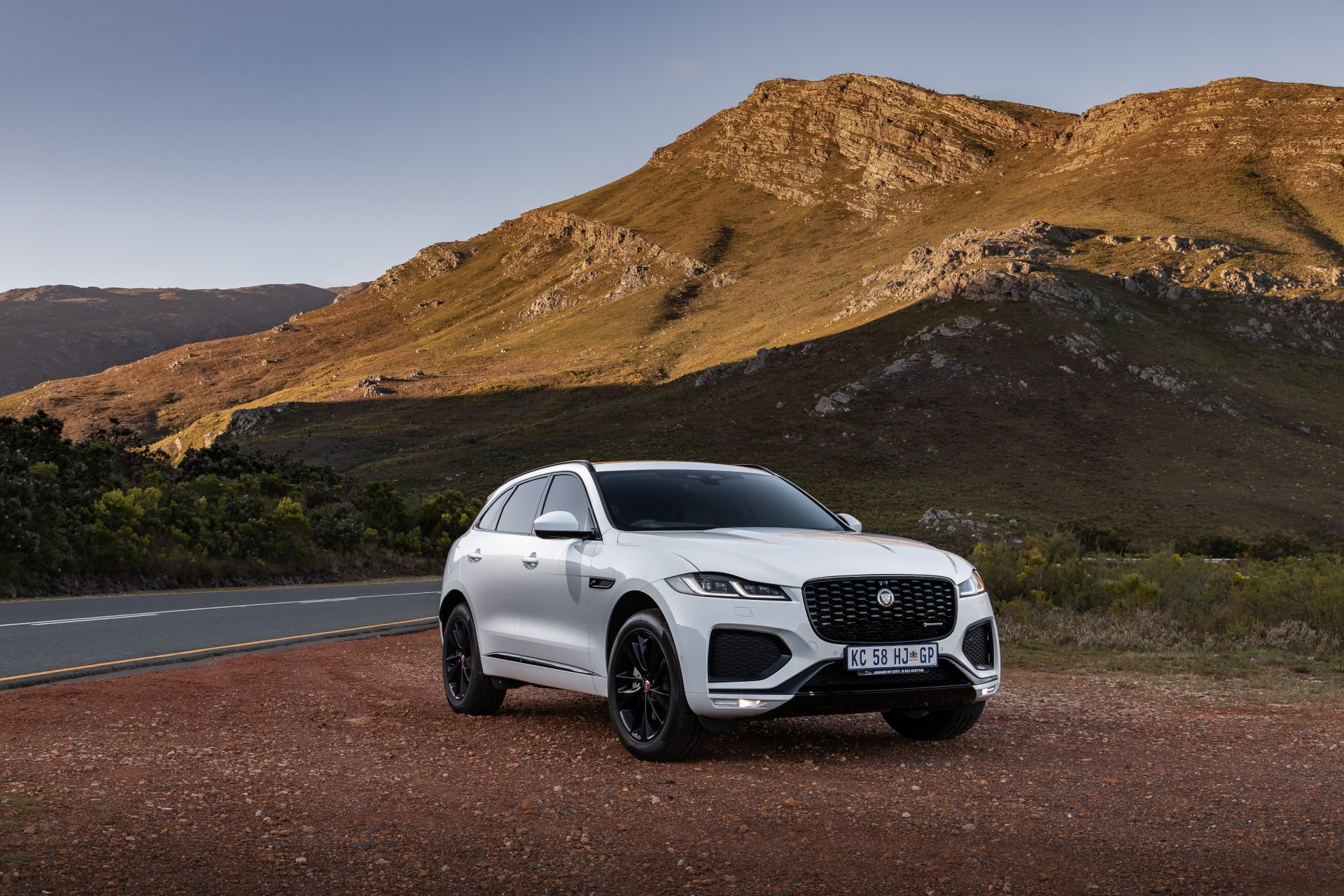 Download SUV Vehicle Jaguar F-PACE 4k Ultra HD Wallpaper