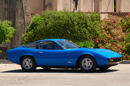  Blue Ferrari 365 GTC/4