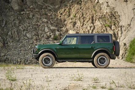  2021 Ford Bronco 4-Door Outer Banks