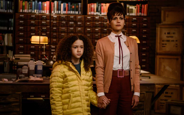 Carla Gugino Chloe Coleman movie Gunpowder Milkshake HD Desktop Wallpaper | Background Image