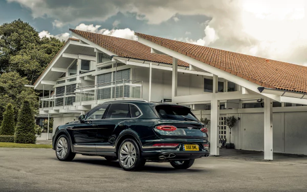 SUV Bentley Bentayga vehicle Bentley Bentayga Hybrid HD Desktop Wallpaper | Background Image