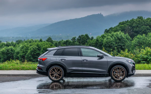  Audi Q4 40 e-tron S line quattro "Edition One"