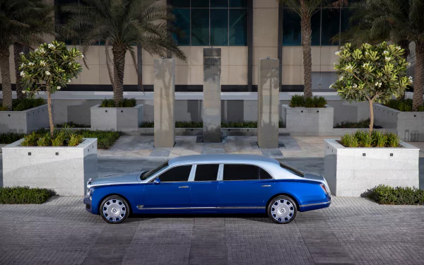  2016 Bentley Mulsanne Grand Limousine by Mulliner