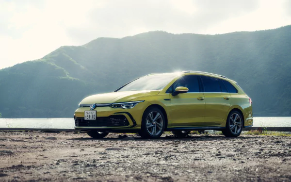  Volkswagen Golf eTSI R-Line Variant