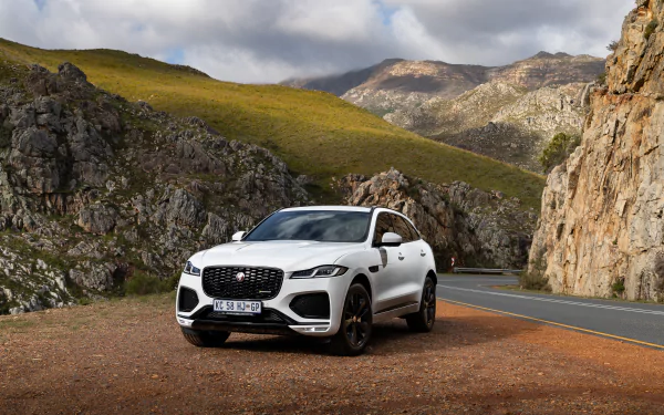  Jaguar F-Pace D300 R-Dynamic Black Pack