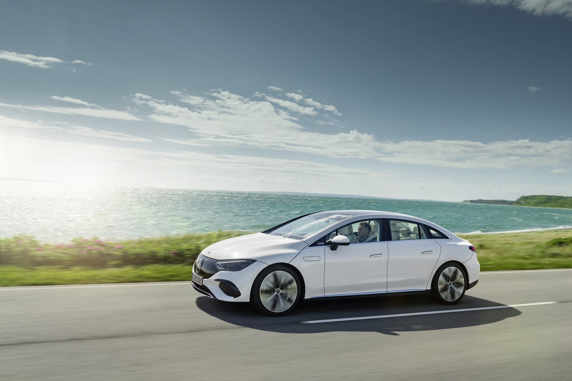 Download Electric Car Mercedes-Benz EQE 350 Vehicle Mercedes-Benz E 350 4k Ultra HD Wallpaper