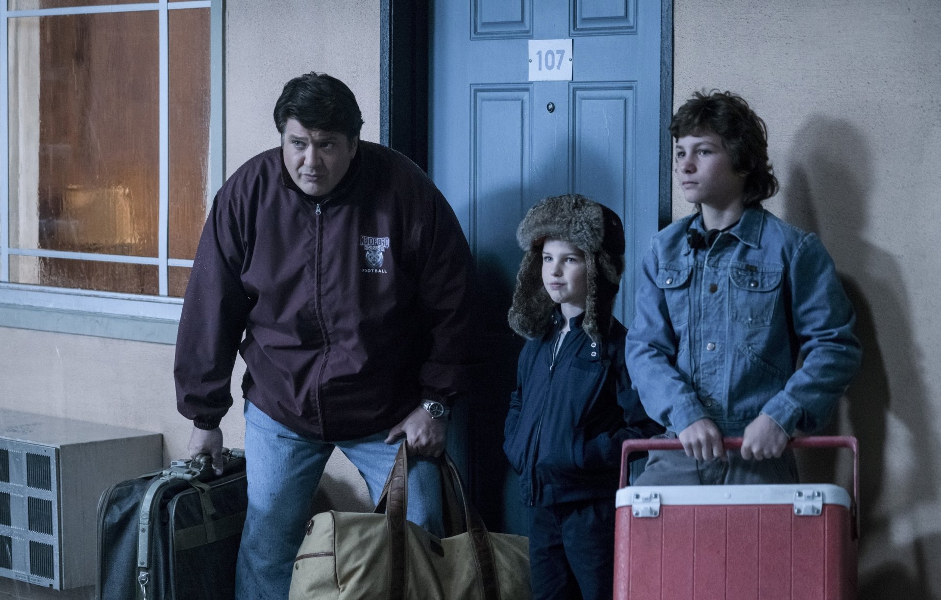 Download George Cooper Jr. Montana Jordan George Cooper Lance Barber Sheldon Cooper Iain Armitage TV Show Young Sheldon HD Wallpaper