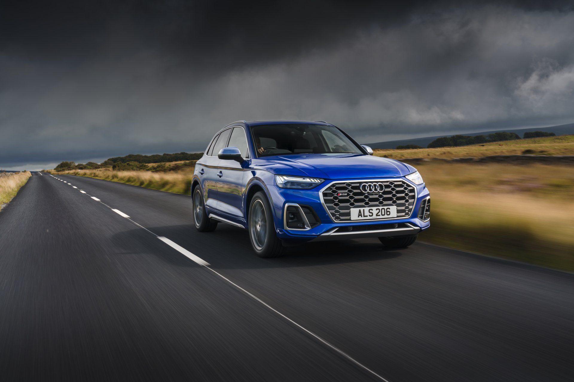 Download SUV Vehicle Audi SQ5 TDI 4k Ultra HD Wallpaper
