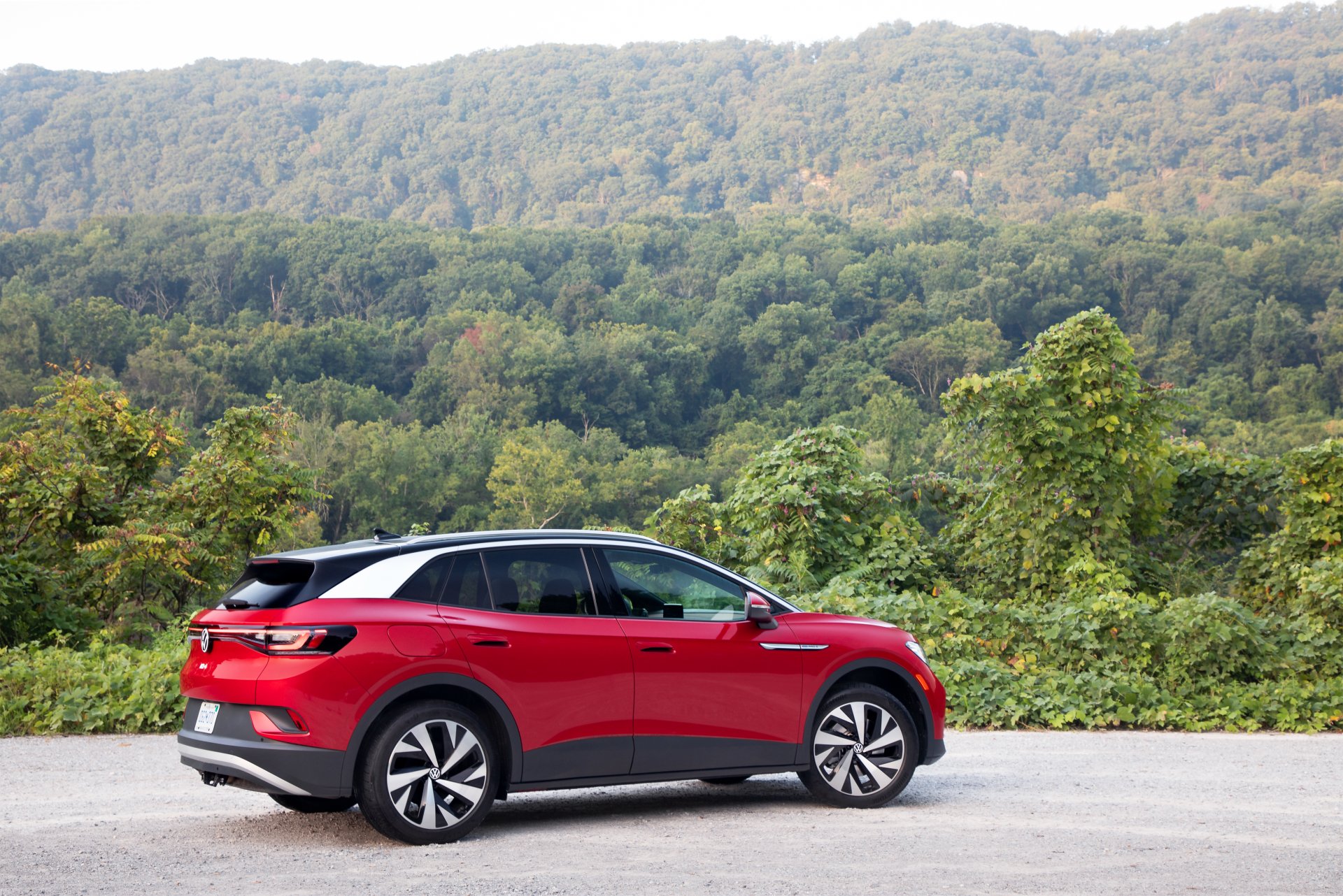 Download Electric Car Compact Car Volkswagen ID.4 AWD Pro S Vehicle Volkswagen ID.4 4k Ultra HD Wallpaper