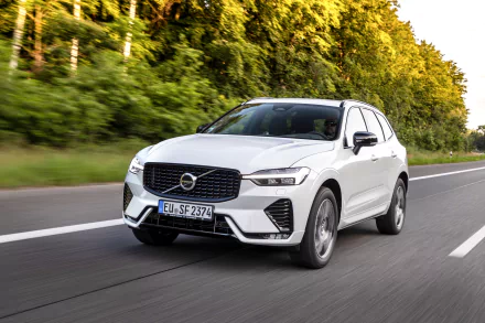 SUV Volvo XC60 B5 R-Design vehicle Volvo XC60 HD Desktop Wallpaper | Background Image