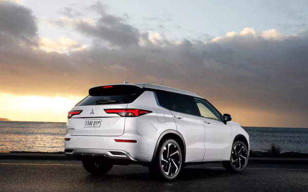 SUV vehicle Mitsubishi Outlander HD Desktop Wallpaper | Background Image