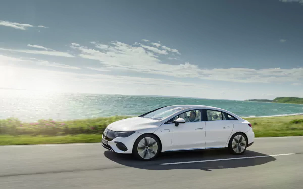  Mercedes-Benz EQE 350 Electric Art Line (V295)
