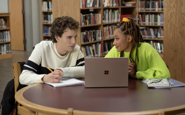 Amandla Stenberg Ben Platt movie Dear Evan Hansen HD Desktop Wallpaper | Background Image