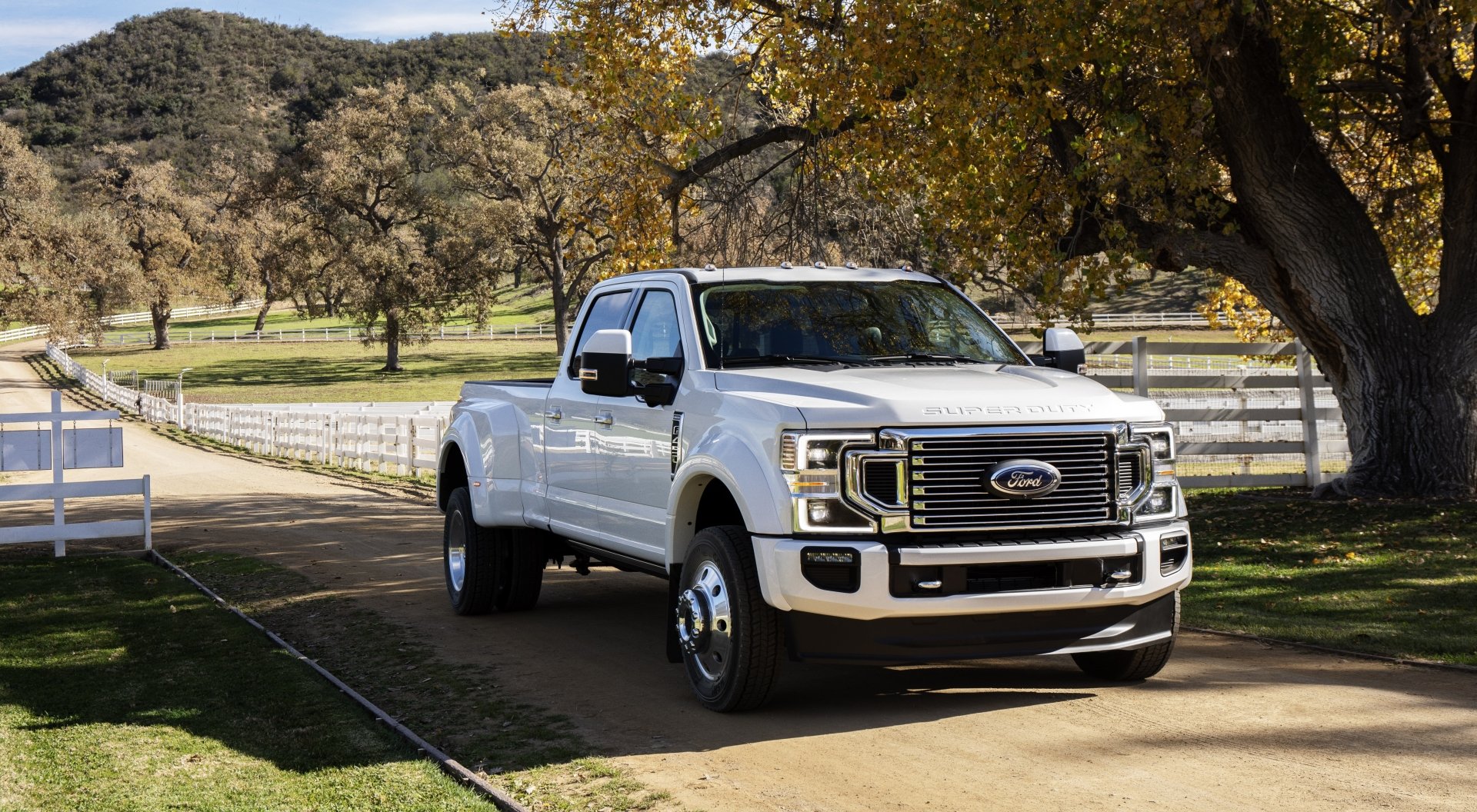 Download Vehicle Ford F-450 4k Ultra HD Wallpaper