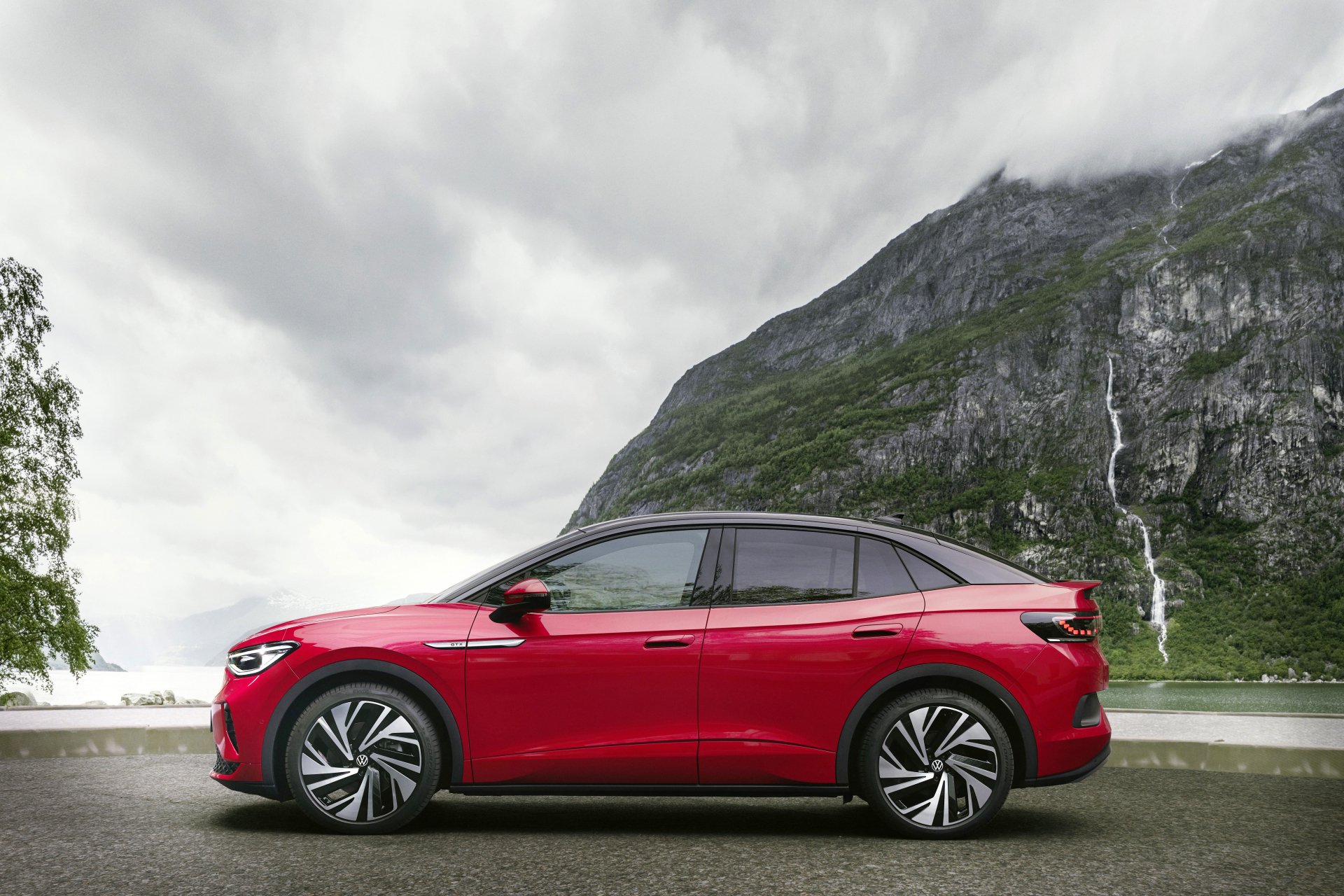 Download SUV Volkswagen ID.5 GTX Vehicle Volkswagen ID.5 4k Ultra HD Wallpaper