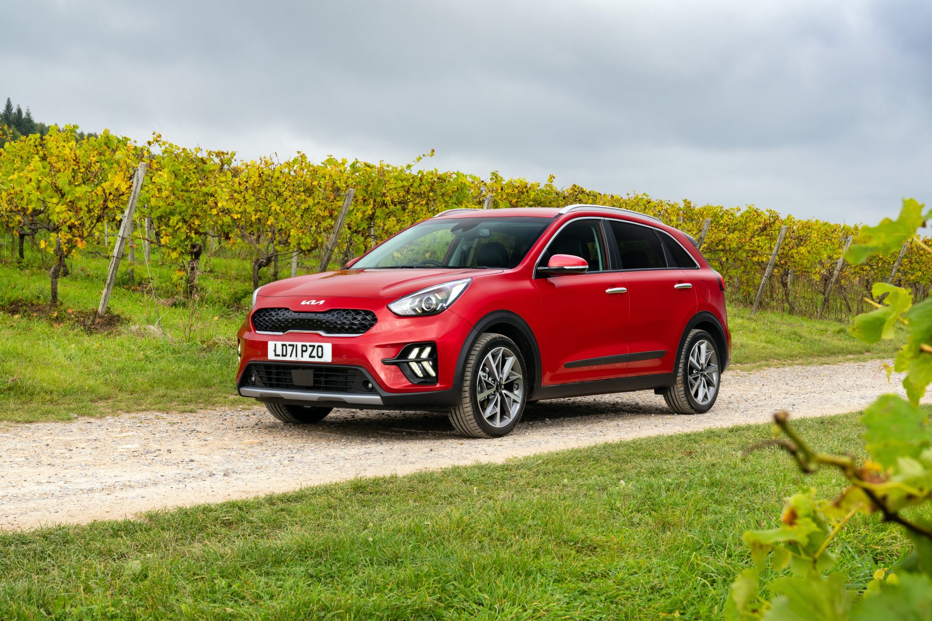 Download SUV Kia Niro EcoHybrid Vehicle Kia Niro 8k Ultra HD Wallpaper