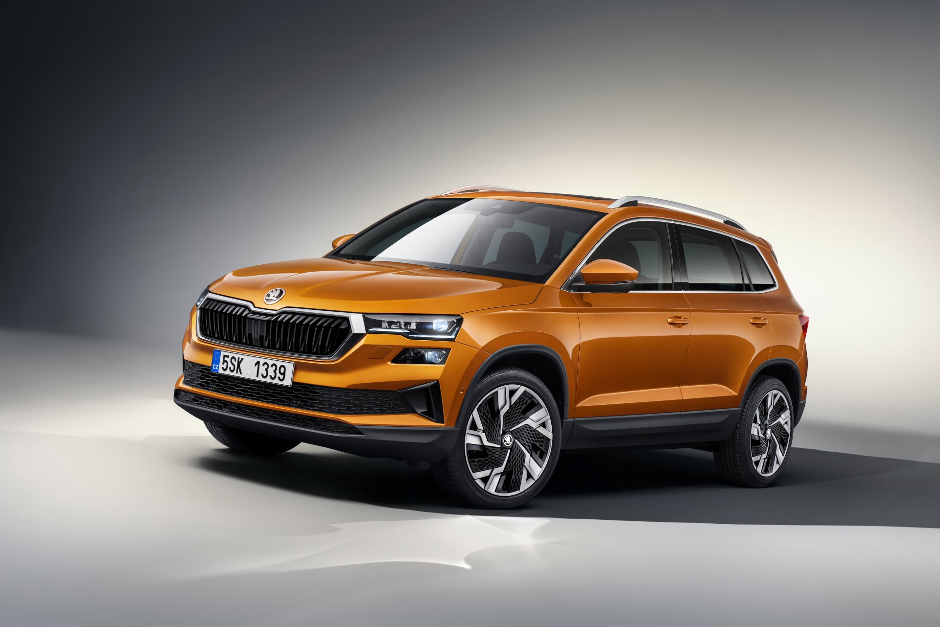 Download SUV Vehicle Skoda Karoq 4×4 4k Ultra HD Wallpaper