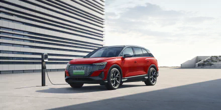 electric car SUV vehicle Audi Q5 50 e-tron quattro HD Desktop Wallpaper | Background Image