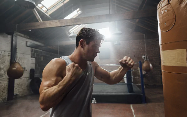 fitness Celebrity Chris Hemsworth HD Desktop Wallpaper | Background Image