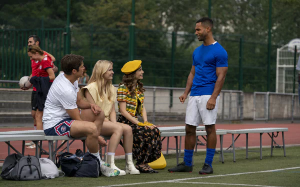 Lucien Laviscount Lily Collins TV Show Emily in Paris HD Desktop Wallpaper | Background Image