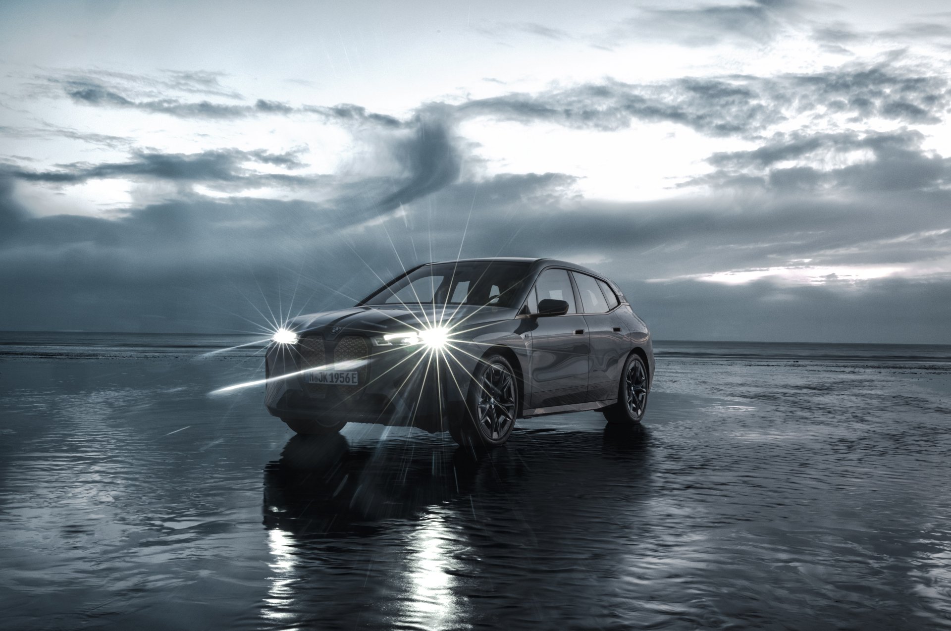 Download Electric Car SUV Vehicle BMW IX M60 4k Ultra HD Wallpaper