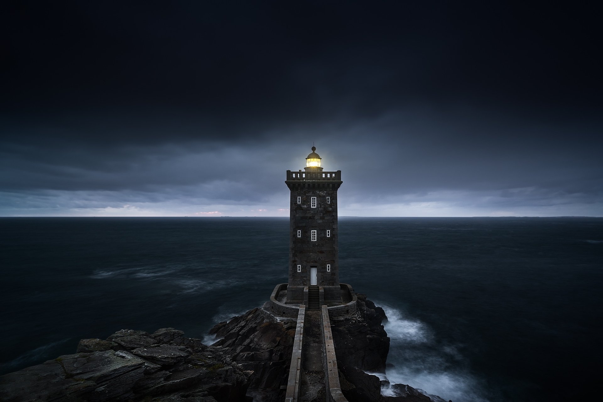 Download Man Made Lighthouse HD Wallpaper | 2048x1365 | Wallpaper Abyss