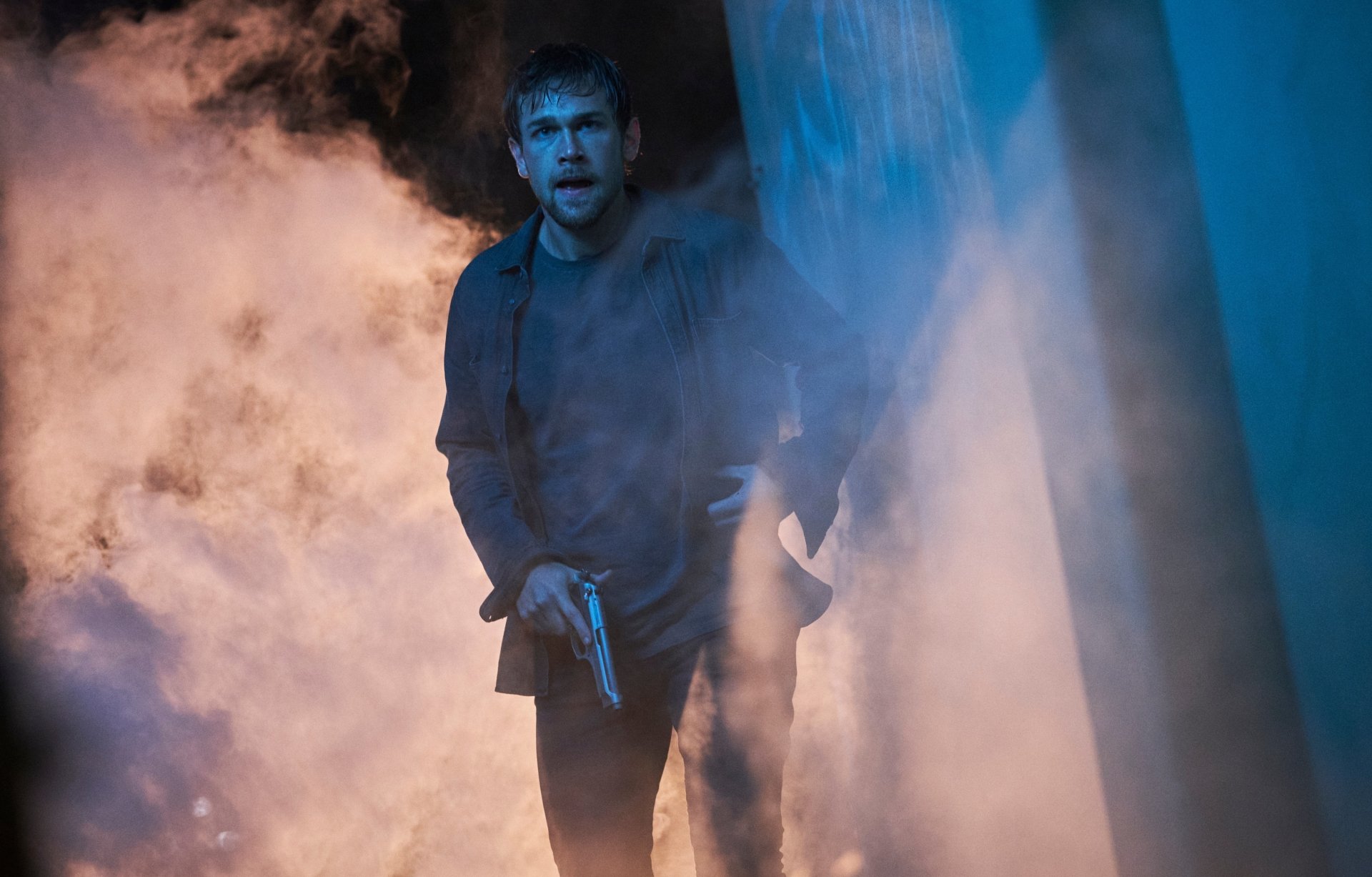 Download Taylor John Smith Movie Blacklight 4k Ultra HD Wallpaper