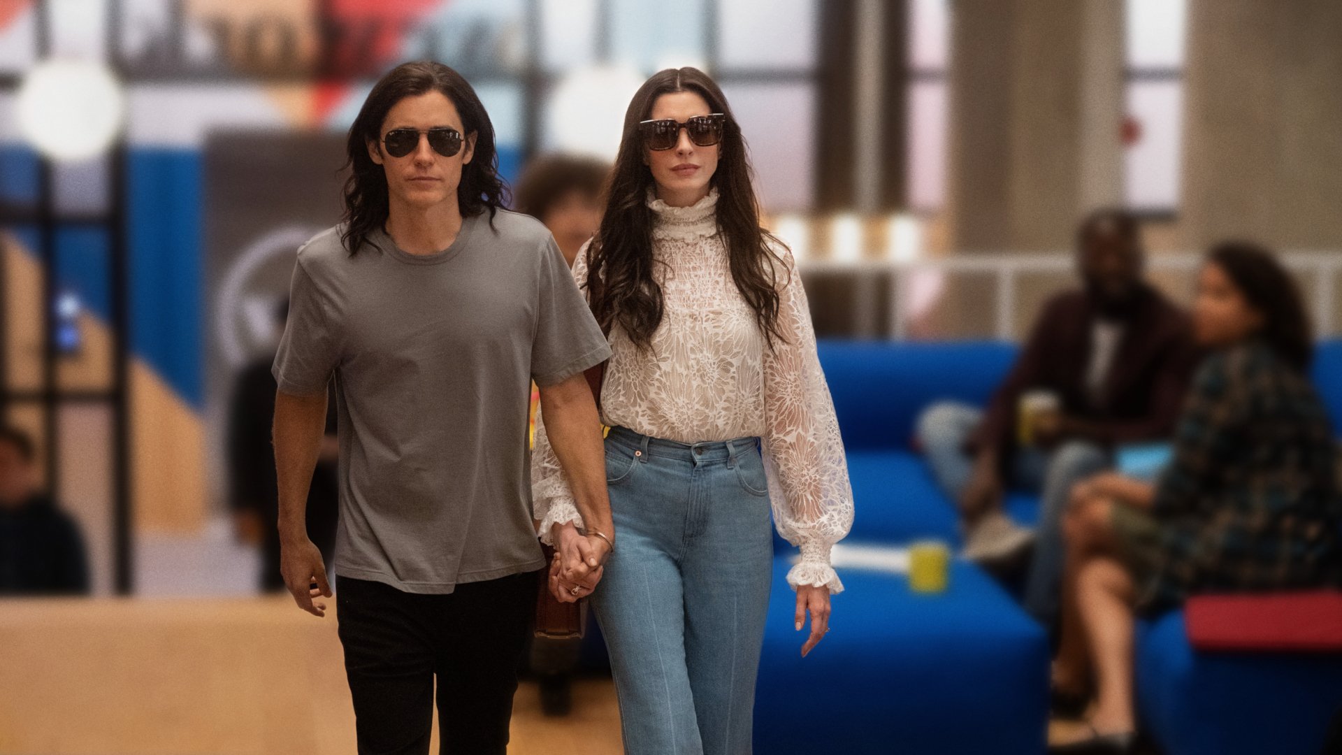 Download Anne Hathaway Jared Leto TV Show WeCrashed HD Wallpaper