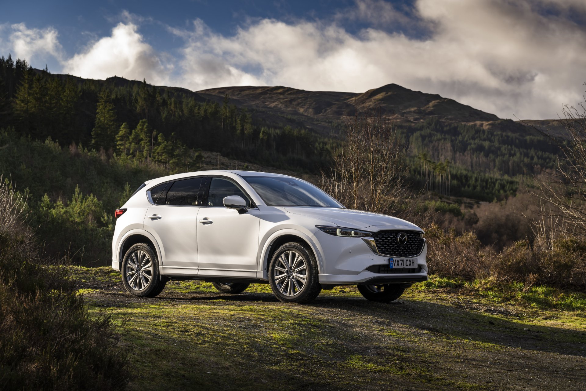 Download SUV Mazda CX-5 Skyactiv-D AWD GT Sport Vehicle Mazda CX-5 Skyactiv-D 8k Ultra HD Wallpaper