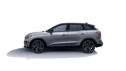 SUV vehicle Renault Austral E-TECH Hybrid HD Desktop Wallpaper | Background Image