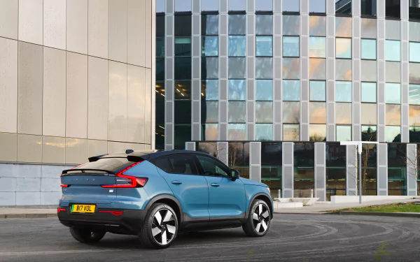 SUV vehicle Volvo C40 HD Desktop Wallpaper | Background Image