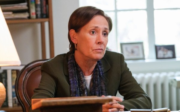 Laurie Metcalf Wallpapers