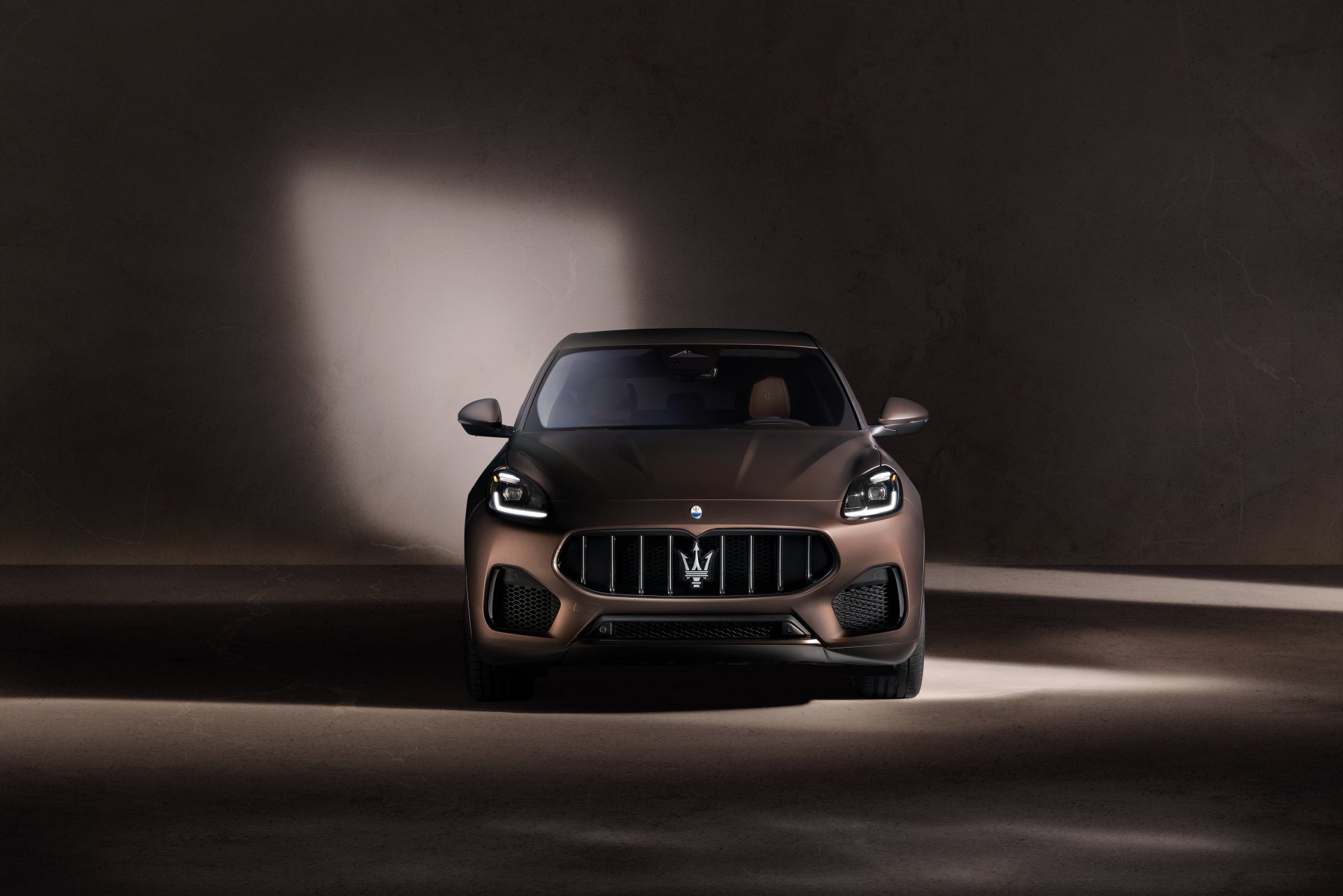 Download Maserati Grecale GT Vehicle Maserati Grecale 8k Ultra HD Wallpaper