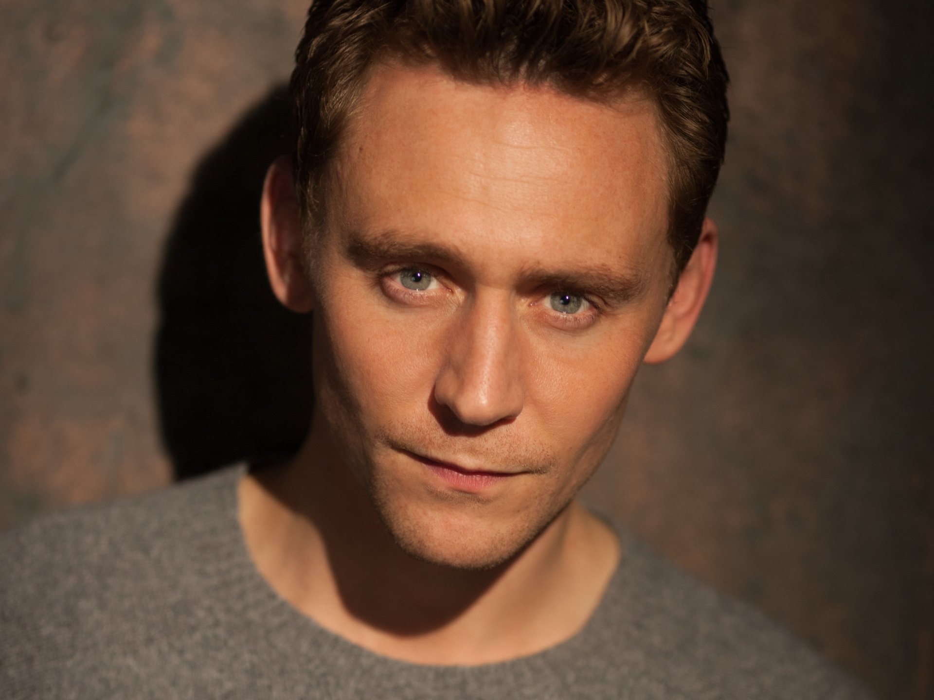 Download Celebrity Tom Hiddleston HD Wallpaper