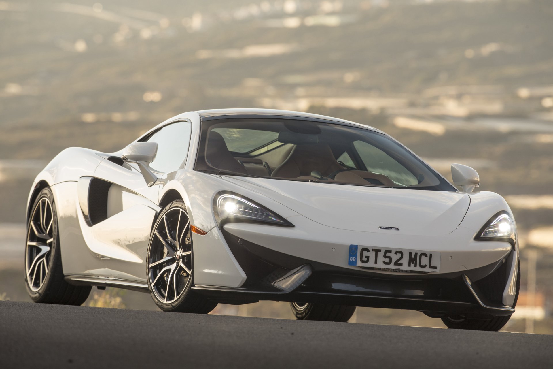 Download Vehicle McLaren 570GT 4k Ultra HD Wallpaper