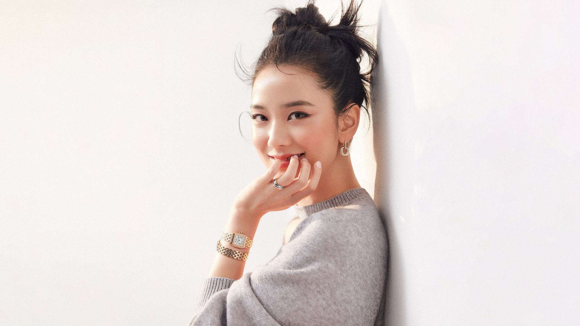 Portrait of a smiling woman against a white background, styled for a 4K Ultra HD PC desktop wallpaper inspired by music and BlackPink themes.