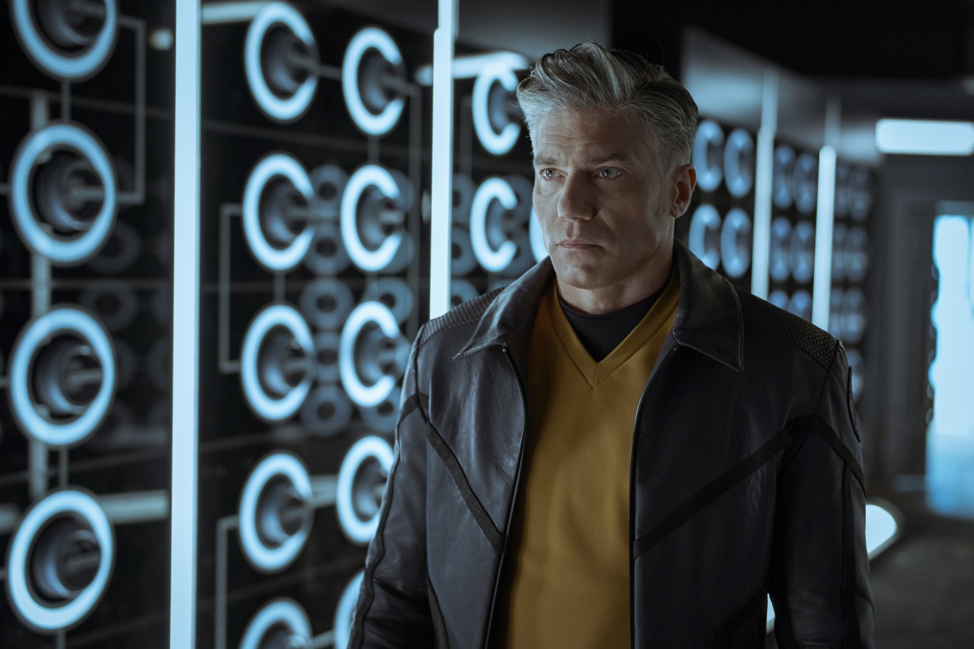 Download Christopher Pike Anson Mount TV Show Star Trek: Strange New Worlds HD Wallpaper