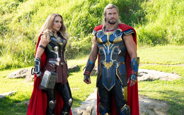 Movie Thor: Love and Thunder Thor Lady Thor Natalie Portman Chris Hemsworth HD Wallpaper | Background Image