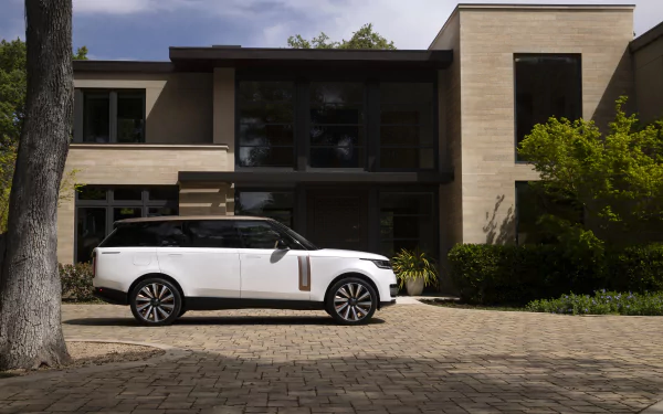  2023 Range Rover SV Serenity P530 LWB