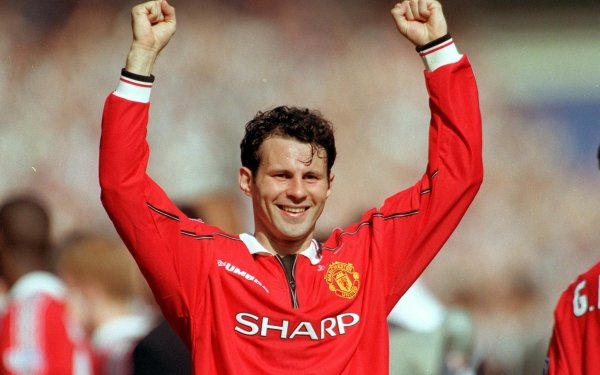 Sports Ryan Giggs Soccer Player Manchester United F.C. HD Wallpaper | Background Image