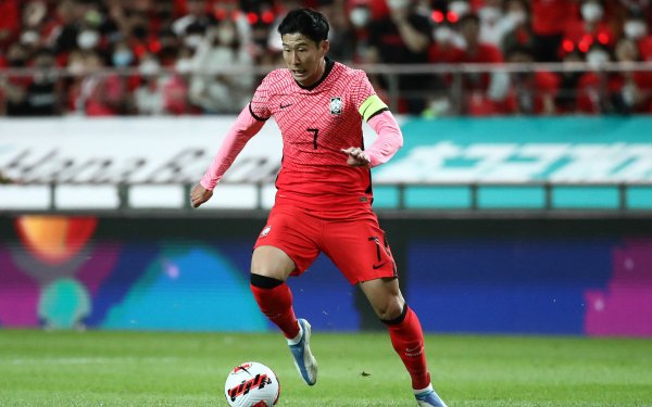 Sports Son Heung-Min Soccer Player South Korea National Football Team HD Wallpaper | Background Image